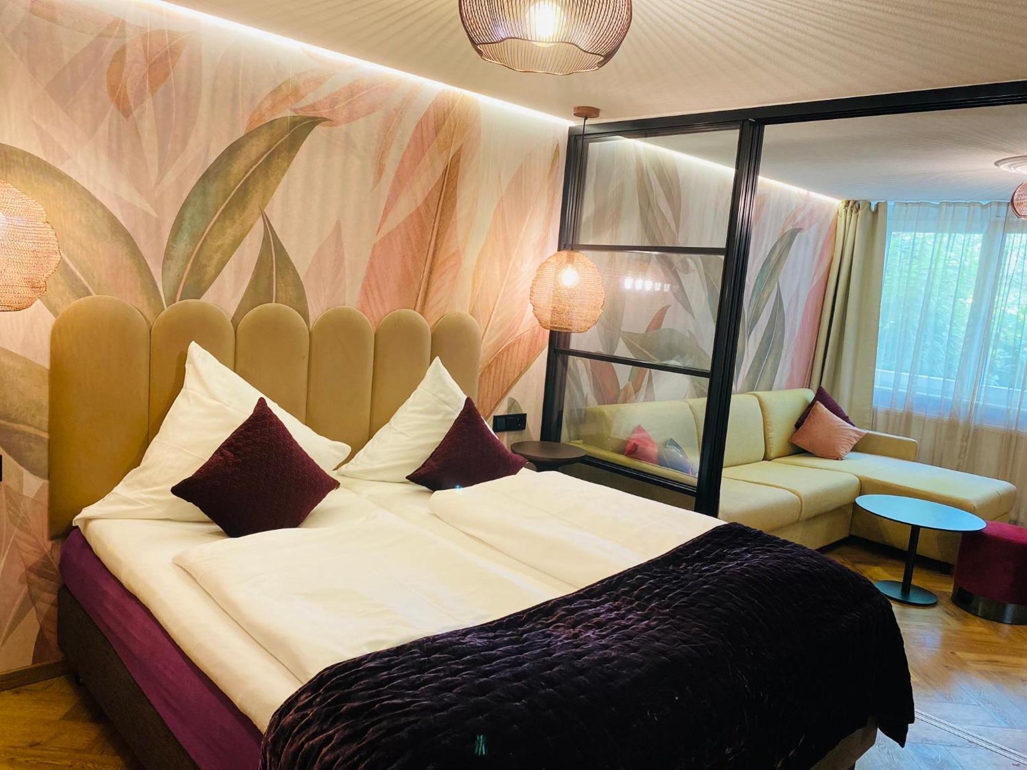 Boutique - Hotel Zum Schloss 엠츠젤 외부 사진